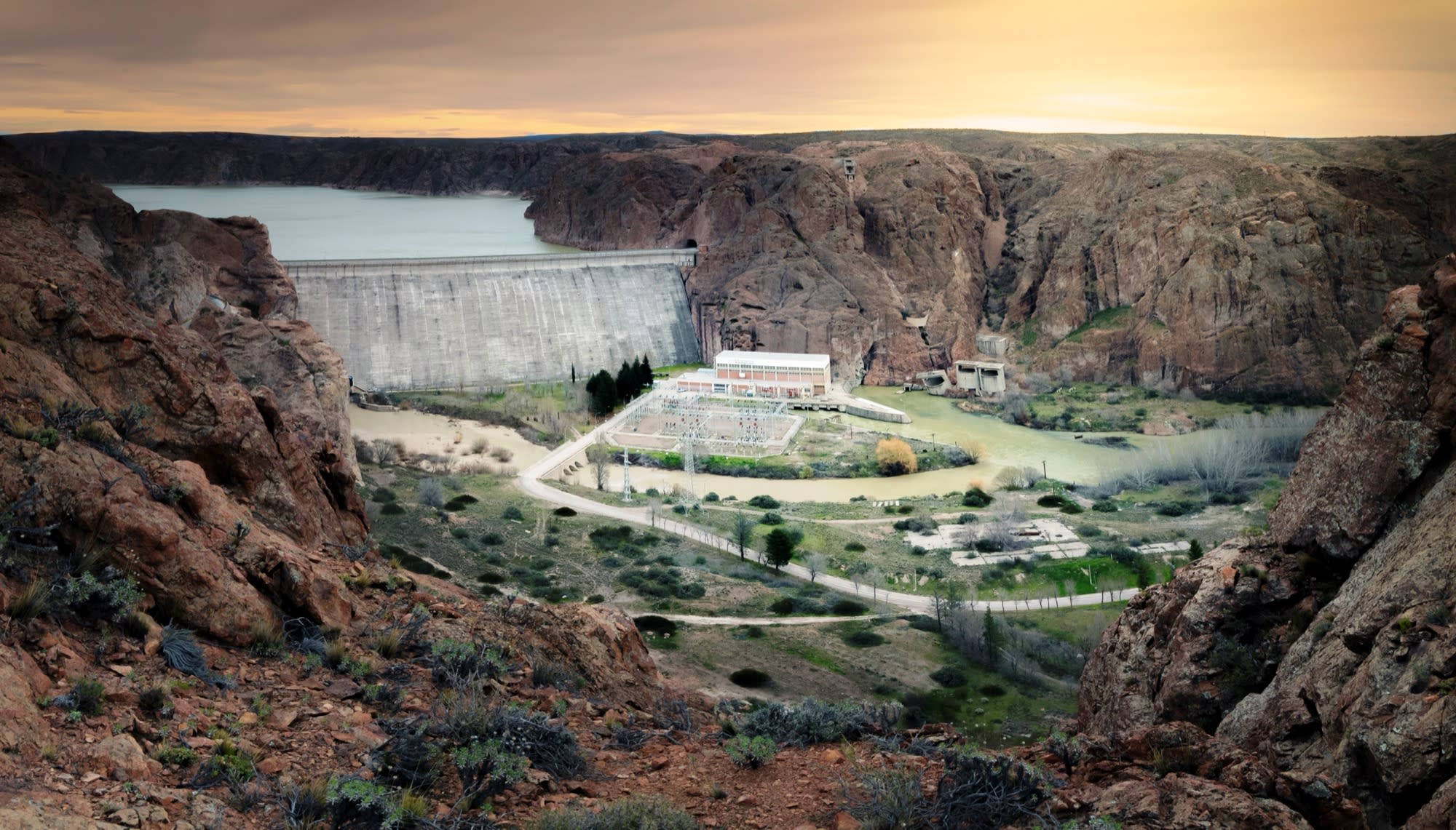 Visita a miradores y túneles del Dique Ameghino