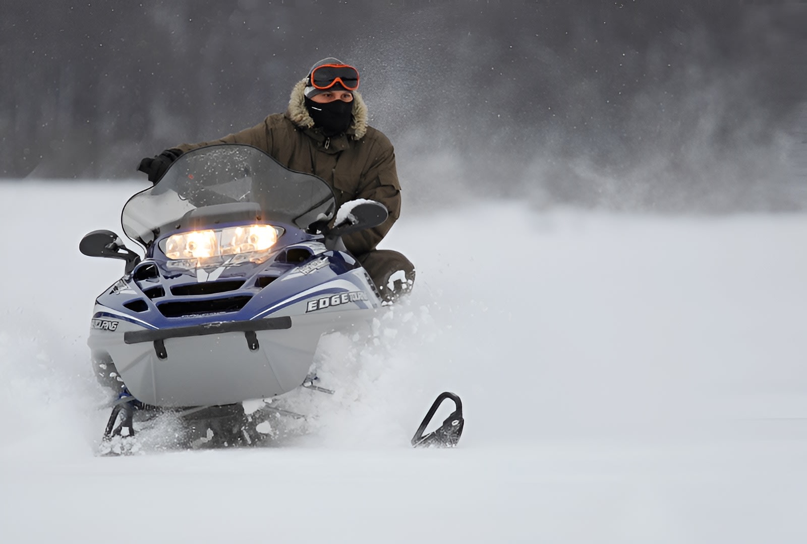 Motos de nieve, culipatín o caminata con raquetas