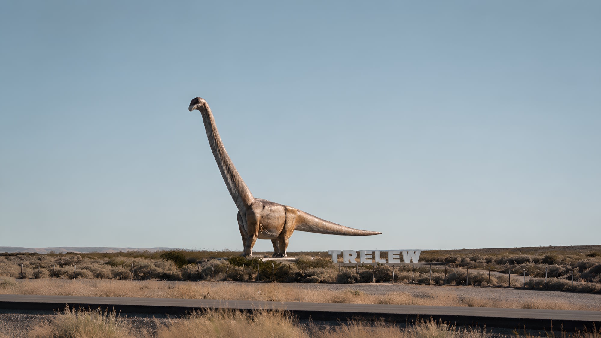 Visita a Patagotitan Mayorum en Trelew