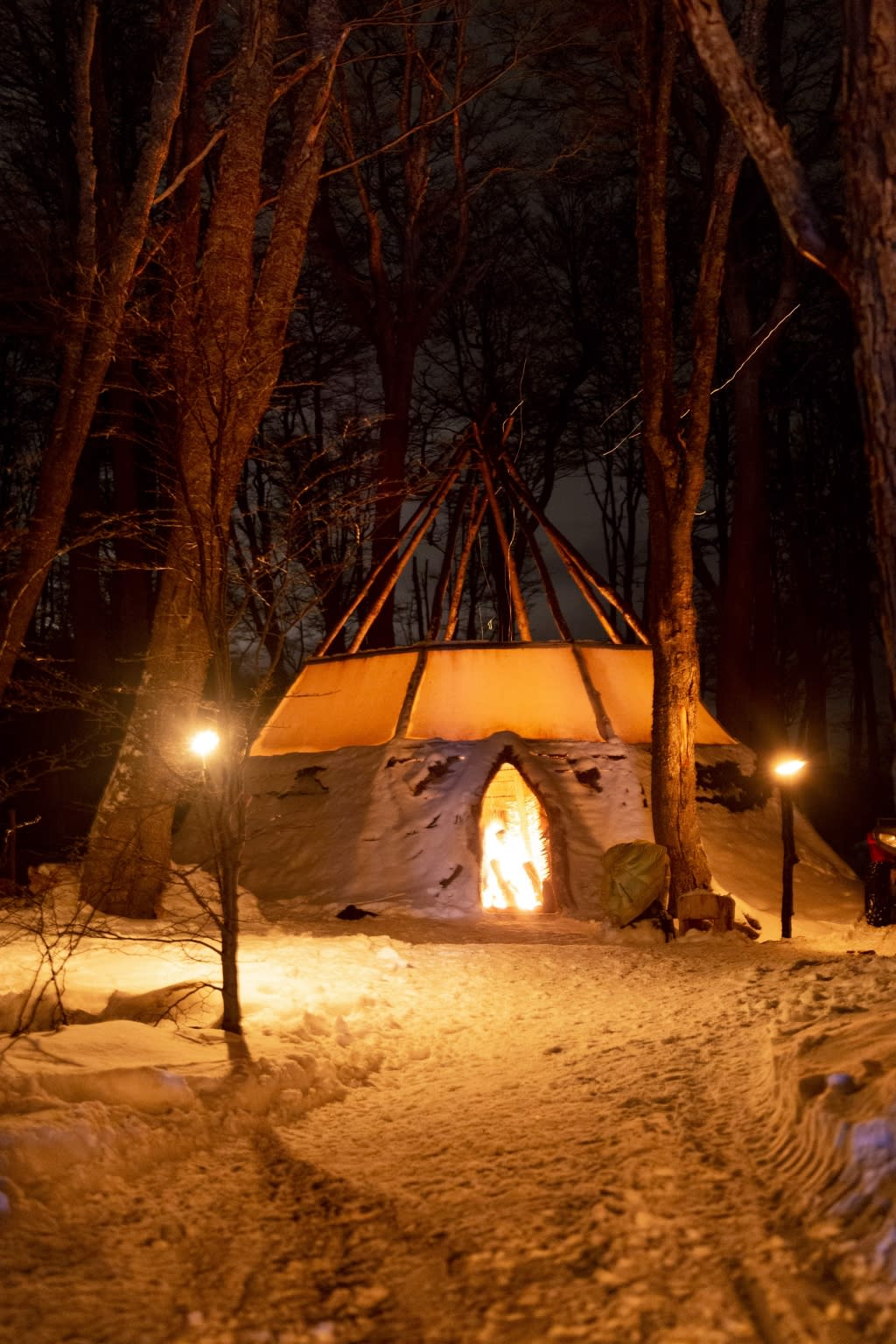 Cena en el "Tipi" (choza)