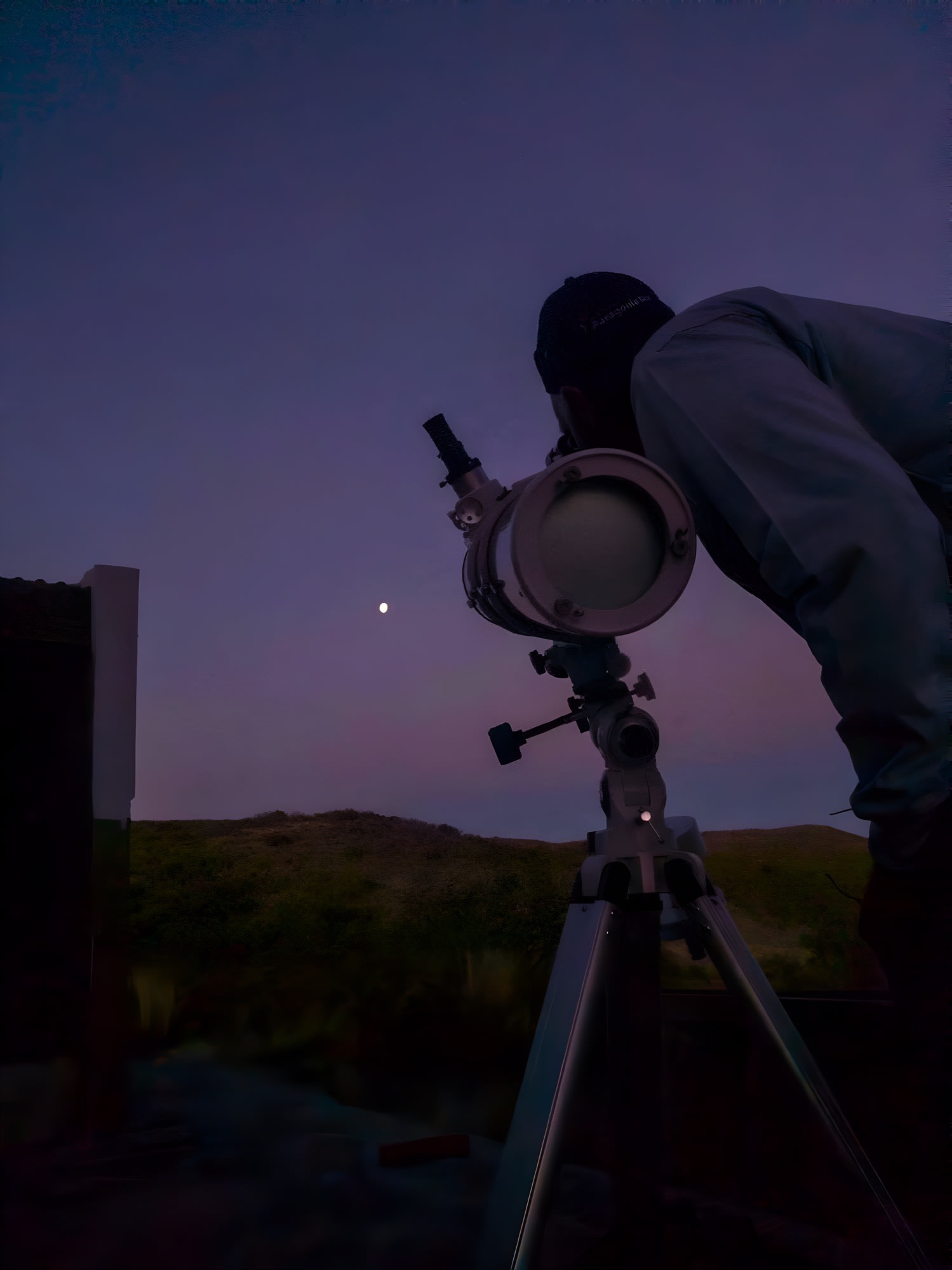 Observación del cielo con telescopio